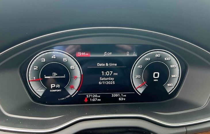 
								Used 2023 Audi Q5 full									