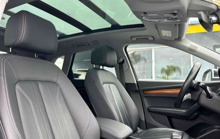 
								Used 2023 Audi Q5 full									