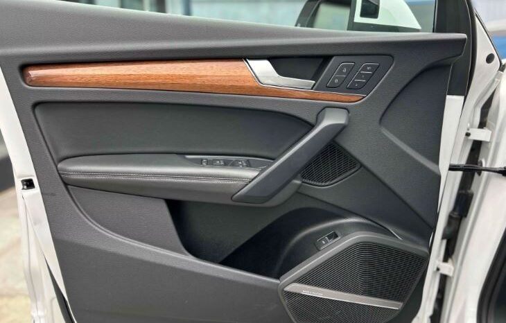 
								Used 2023 Audi Q5 full									