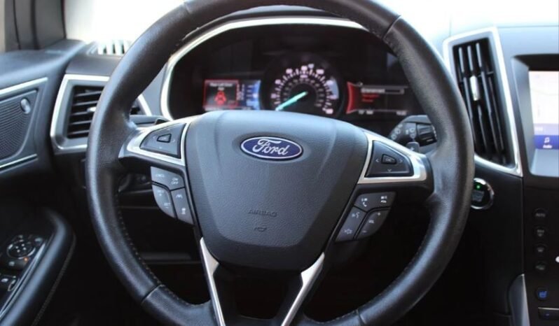 
								Used 2020 Ford Edge Titanium full									