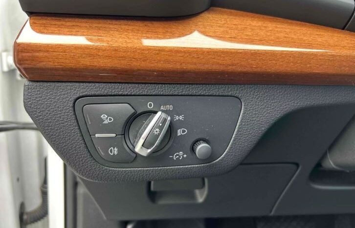 
								Used 2023 Audi Q5 full									