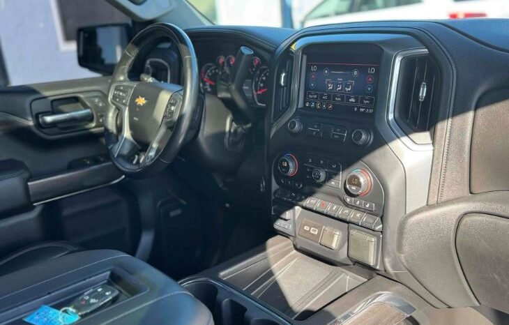 
								Used 2019 Chevrolet Silverado 1500 LTZ full									