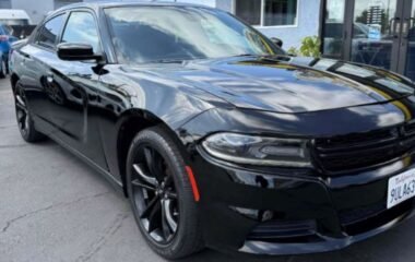 Used 2018 Dodge Charger SXT