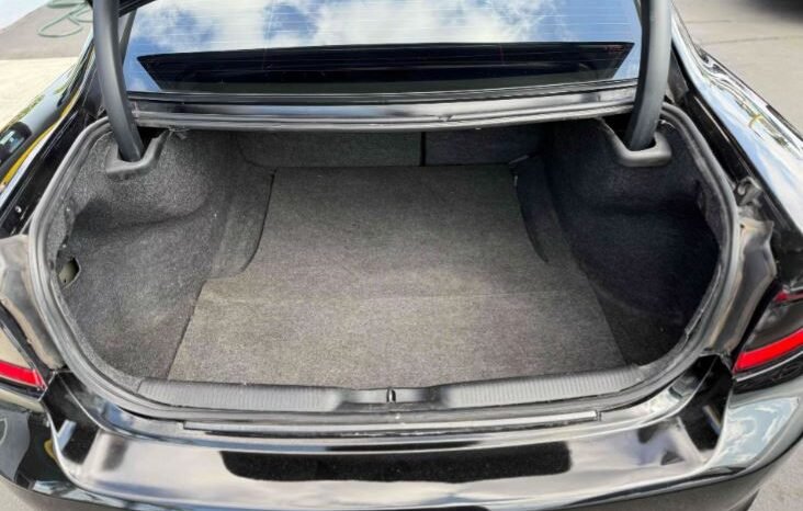 
								Used 2018 Dodge Charger SXT full									