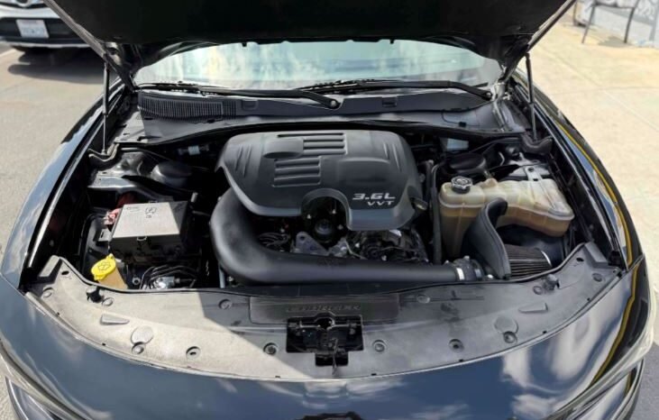 
								Used 2018 Dodge Charger SXT full									