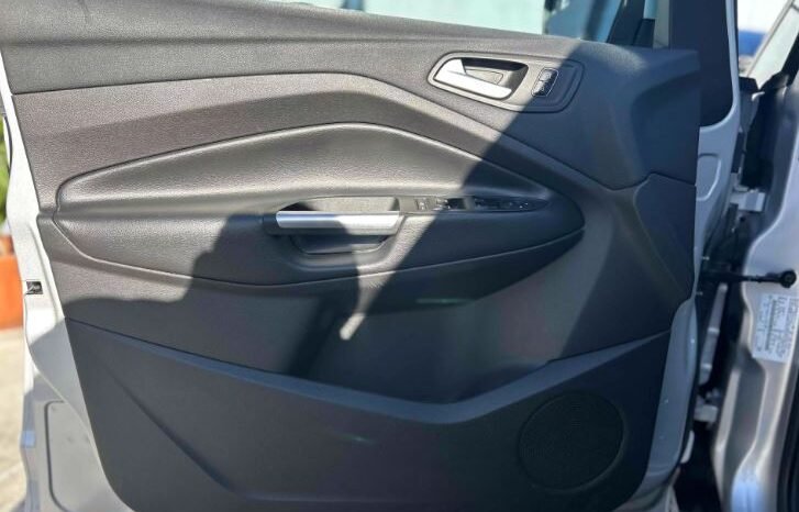 
								Used Ford C-Max Hybrid SE full									