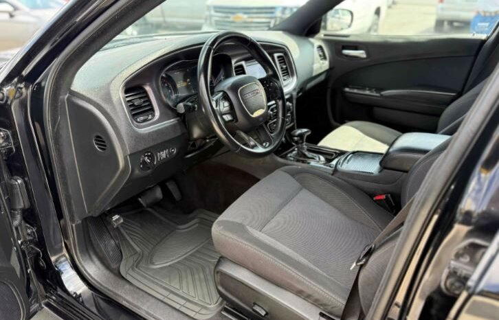 
								Used 2018 Dodge Charger SXT full									