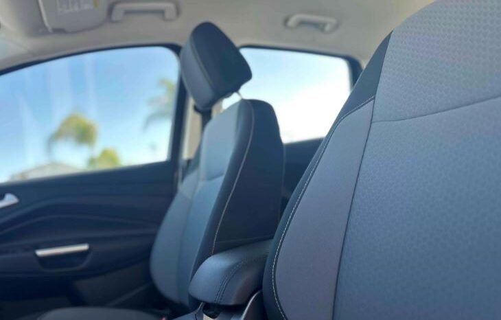 
								Used Ford C-Max Hybrid SE full									