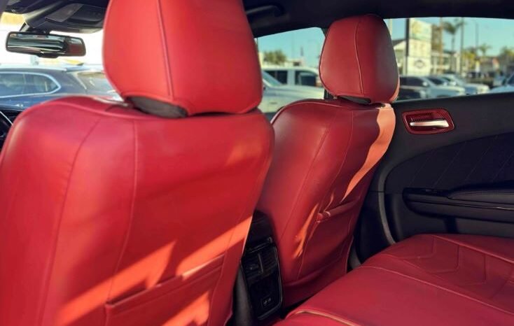 
								Used 2019 Dodge Charger R/T full									