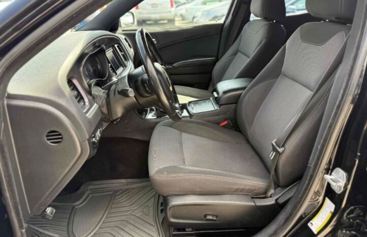 
								Used 2018 Dodge Charger SXT full									