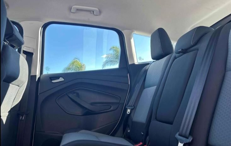 
								Used Ford C-Max Hybrid SE full									