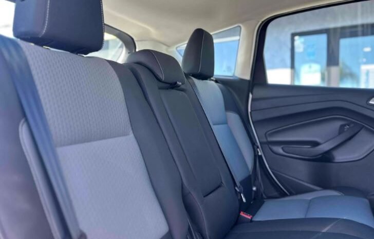 
								Used Ford C-Max Hybrid SE full									