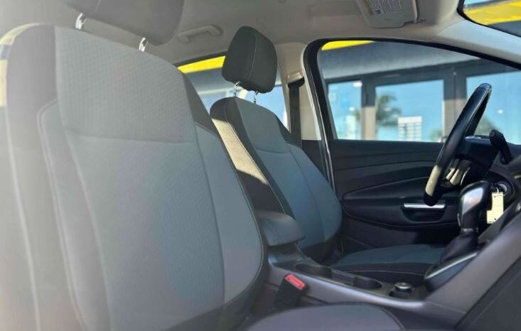 
								Used Ford C-Max Hybrid SE full									