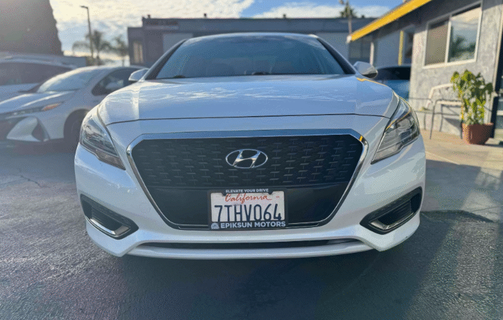 
								Hyundai Sonata Hybrid SE Sedan full									