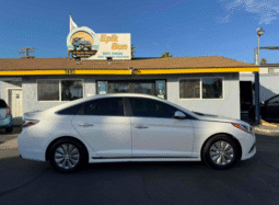 
										Hyundai Sonata Hybrid SE Sedan full									