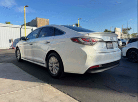 Hyundai Sonata Hybrid SE Sedan