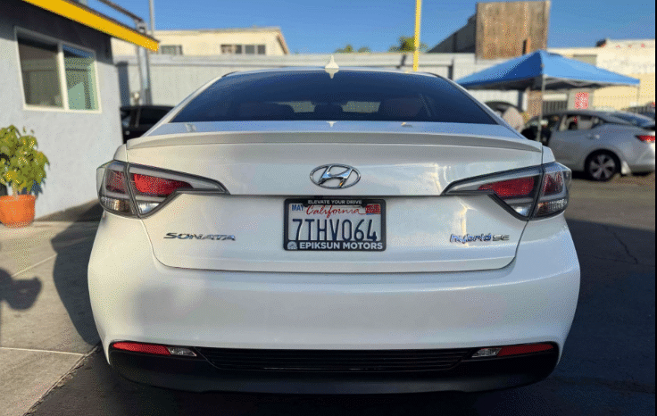 
								Hyundai Sonata Hybrid SE Sedan full									