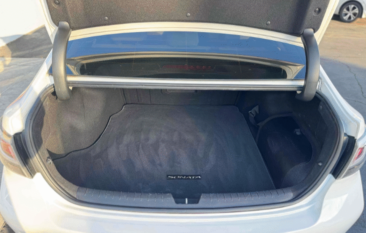 
								Hyundai Sonata Hybrid SE Sedan full									