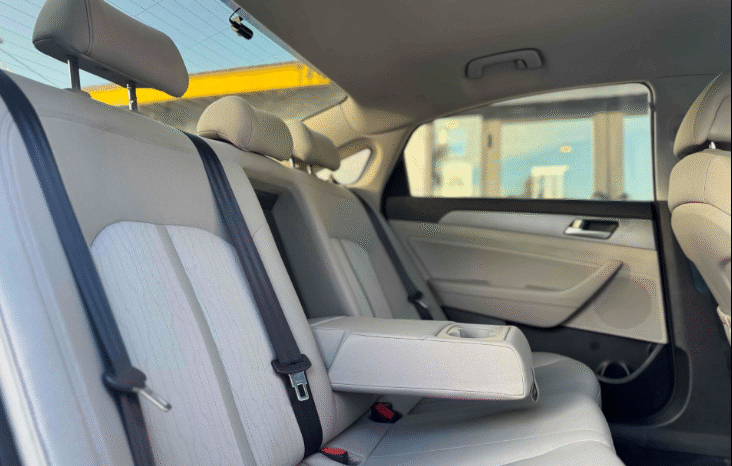 
								Hyundai Sonata Hybrid SE Sedan full									