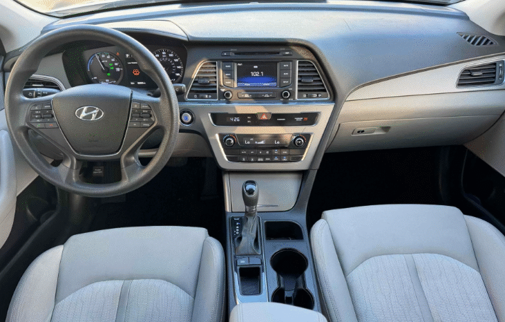 
								Hyundai Sonata Hybrid SE Sedan full									