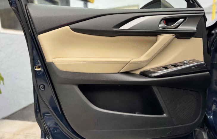 
								2016 Mazda CX-9 Touring full									