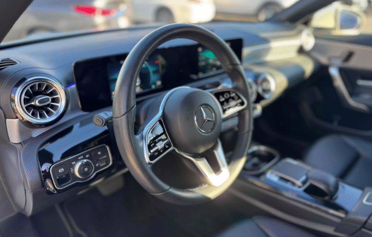 
								2020 Mercedes-Benz CLA 250 Coupe full									