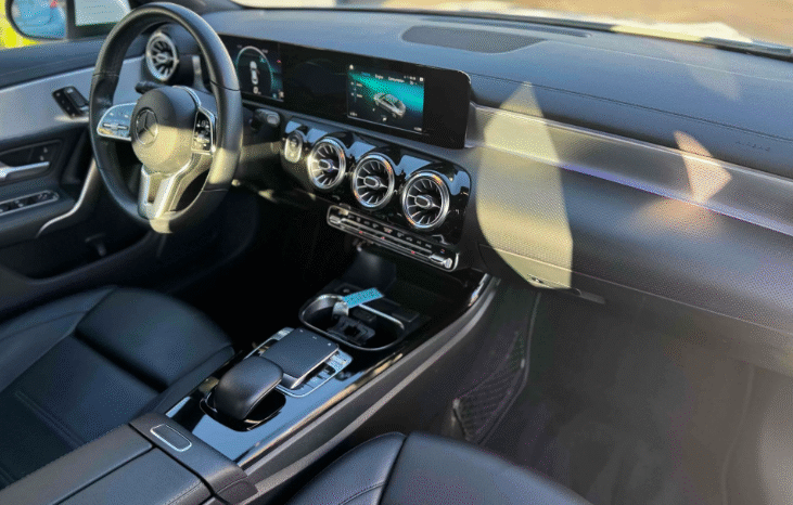 
								2020 Mercedes-Benz CLA 250 Coupe full									