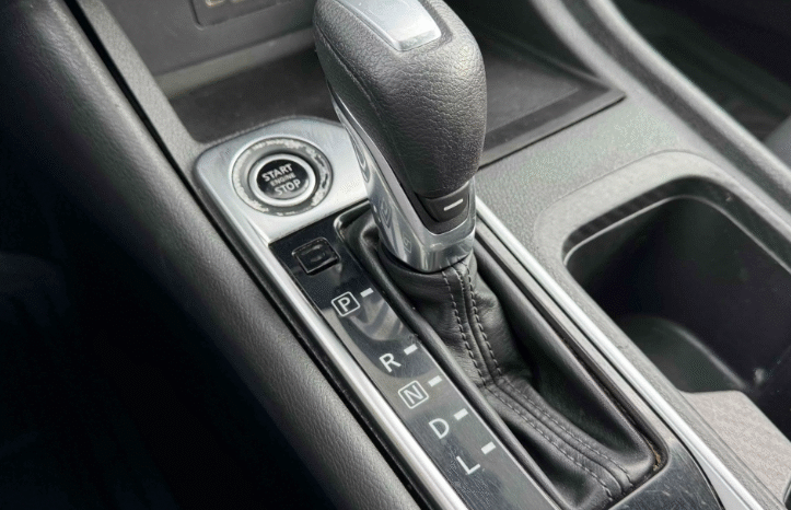 
								2020 Nissan Sentra SV full									