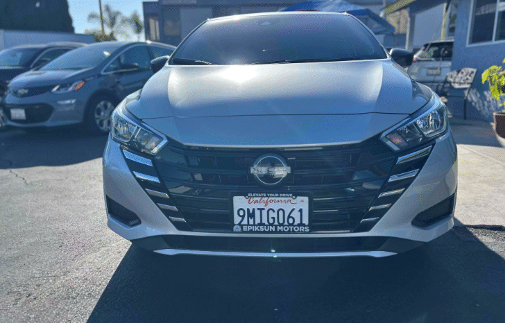 
								2024 Nissan Versa S full									