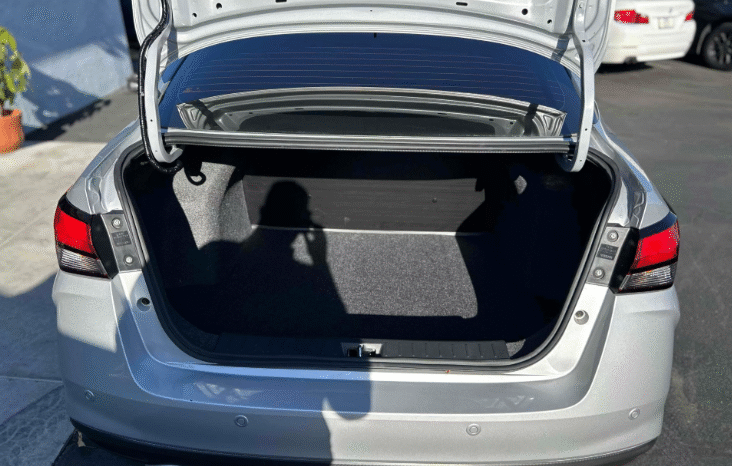 
								2024 Nissan Versa S full									