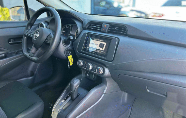 
								2024 Nissan Versa S full									