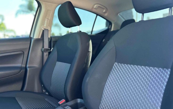 
								2024 Nissan Versa S full									