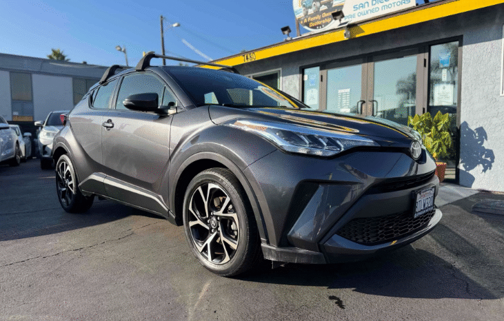 
								2021 Toyota C-HR XLE full									