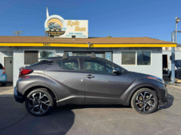 
										2021 Toyota C-HR XLE full									