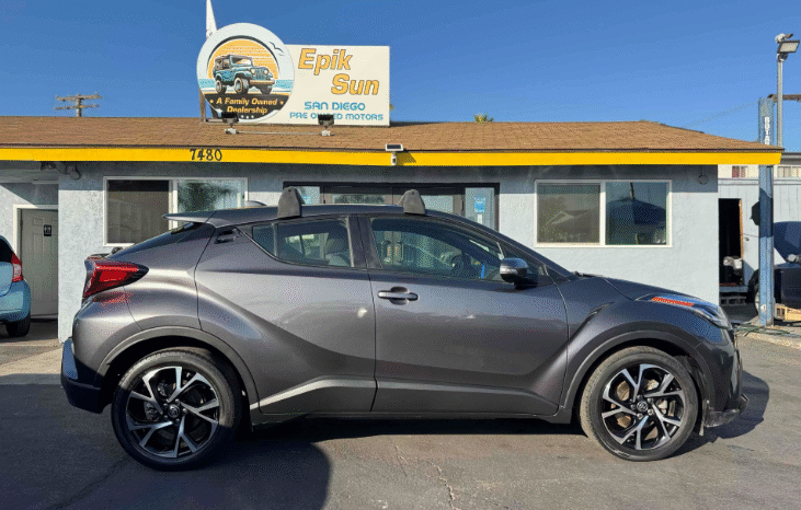 
								2021 Toyota C-HR XLE full									