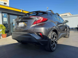 
										2021 Toyota C-HR XLE full									