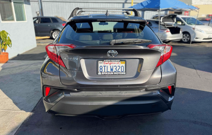 
								2021 Toyota C-HR XLE full									