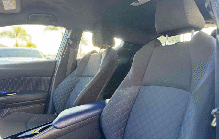 
								2021 Toyota C-HR XLE full									