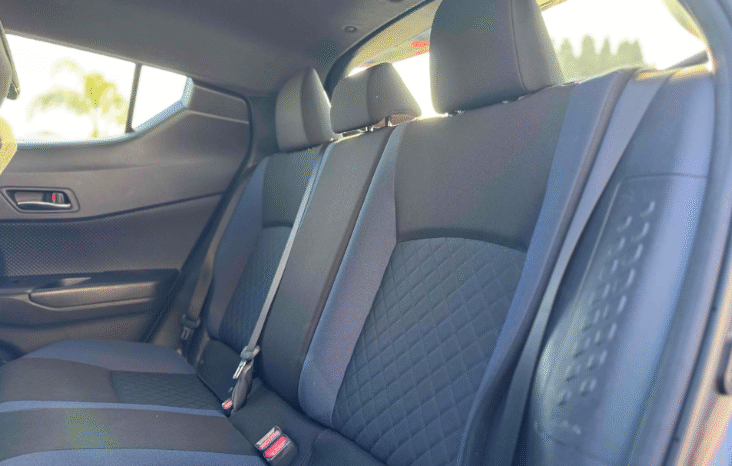 
								2021 Toyota C-HR XLE full									