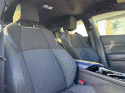 
										2021 Toyota C-HR XLE full									