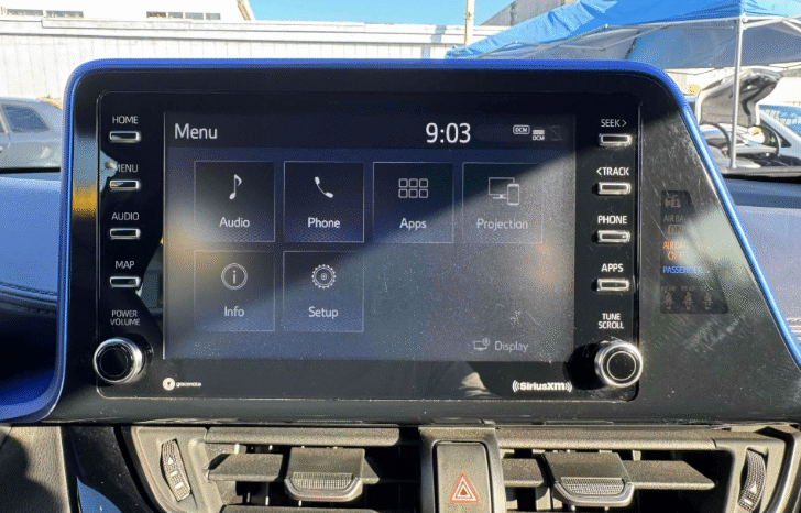 
								2021 Toyota C-HR XLE full									