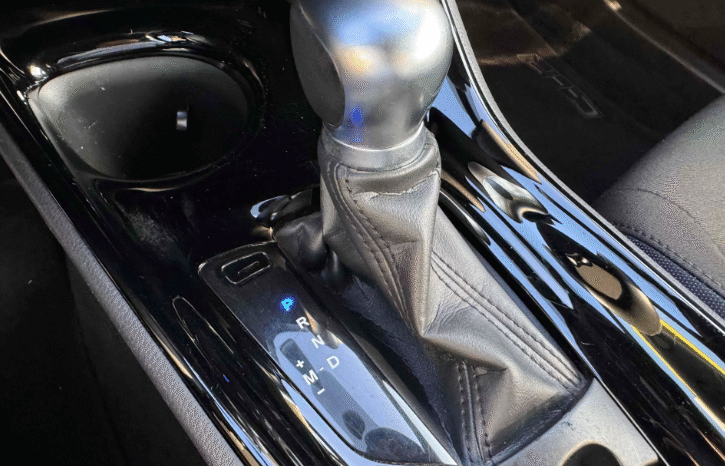 
								2021 Toyota C-HR XLE full									