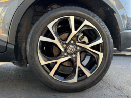 
										2021 Toyota C-HR XLE full									