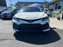 
										2023 Toyota Camry Hybrid LE full									