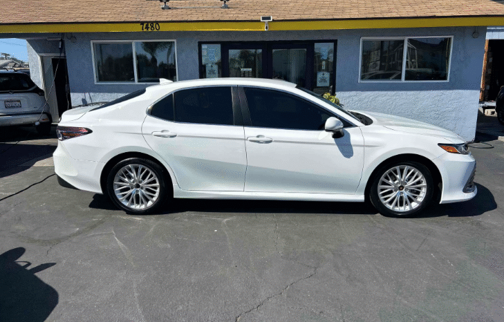 
								2023 Toyota Camry Hybrid LE full									