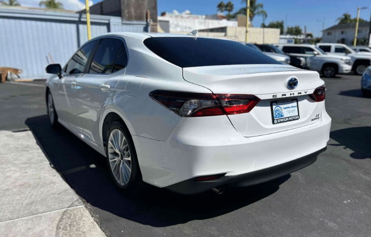 
								2023 Toyota Camry Hybrid LE full									