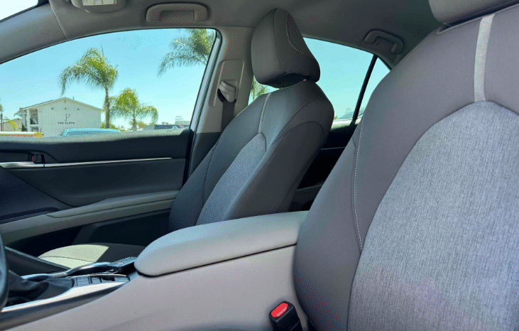 
								2023 Toyota Camry Hybrid LE full									