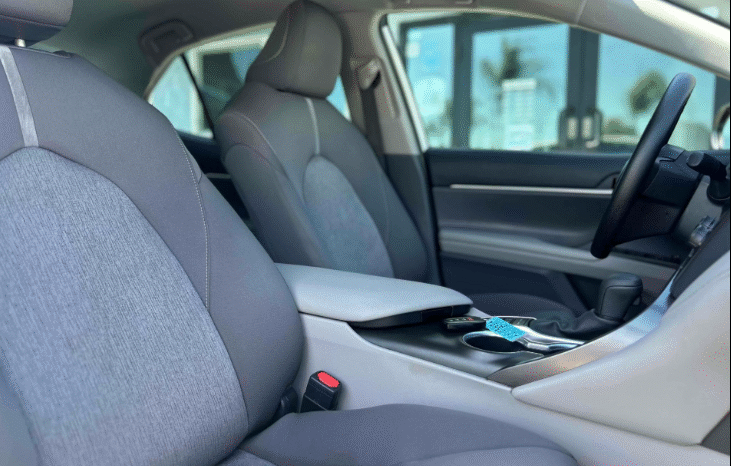 
								2023 Toyota Camry Hybrid LE full									