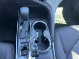 
										2023 Toyota Camry Hybrid LE full									