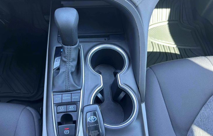 
								2023 Toyota Camry Hybrid LE full									